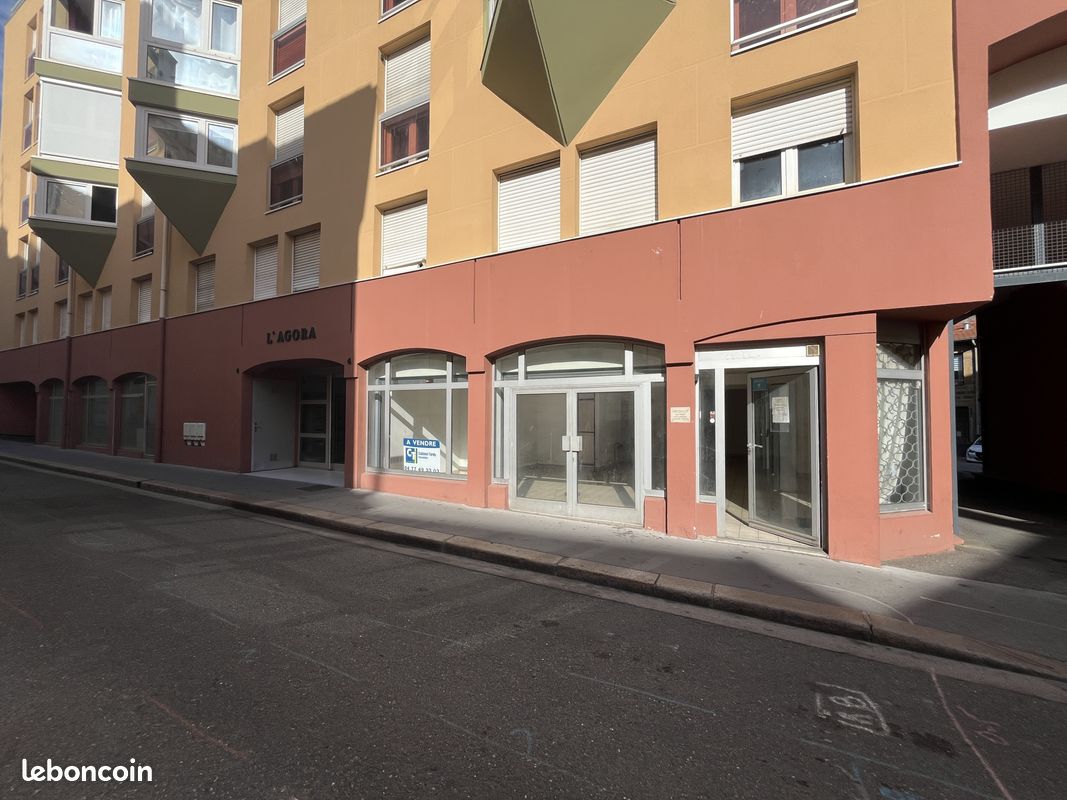 1 pièce 70 m² · à Saint-Étienne · 70 m² · 35 000 €