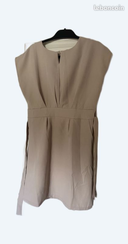 Robe beige élégante La Modeuse (image 1)