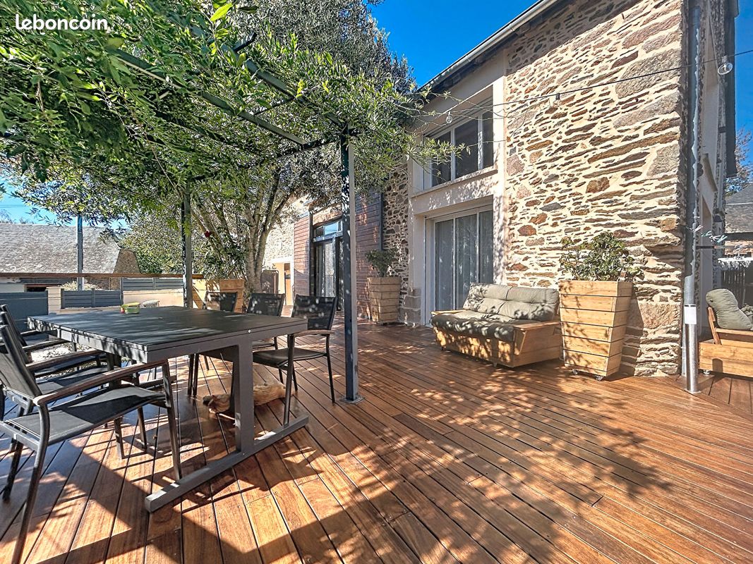 Maison 6 pièces 244 m² · à Sainte-Féréole · 244 m² · 630 000 €