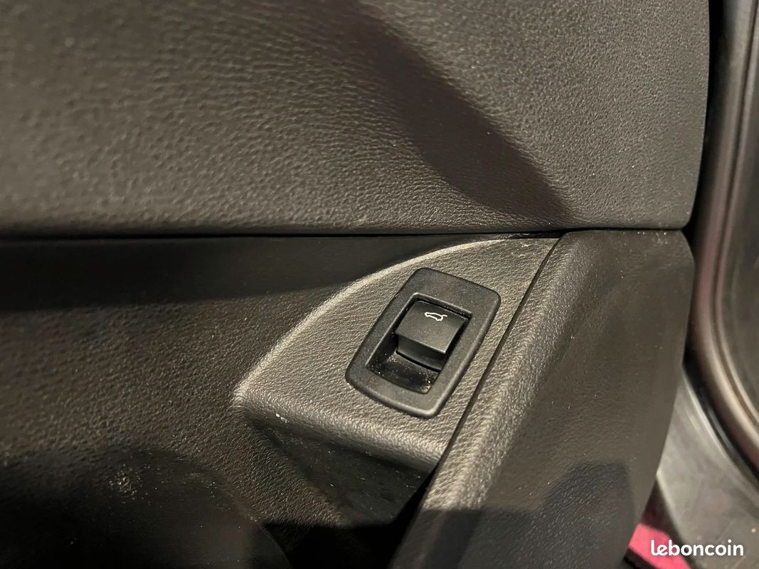 BMW X2 F39 sDrive 18i 140 ch DKG7 Lounge Plus (image 33)