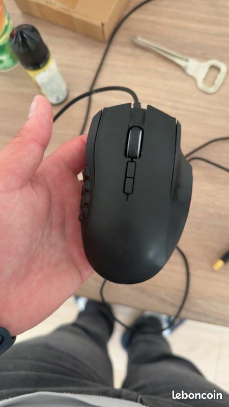 Souris Razer naga Chroma (image 2)