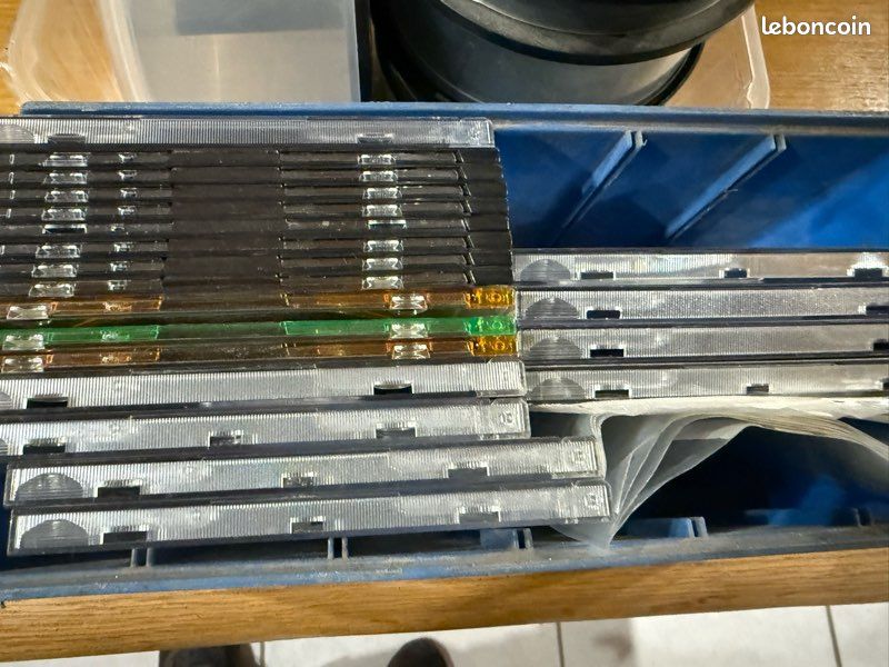 Boites de cd , dvd vides (image 1)
