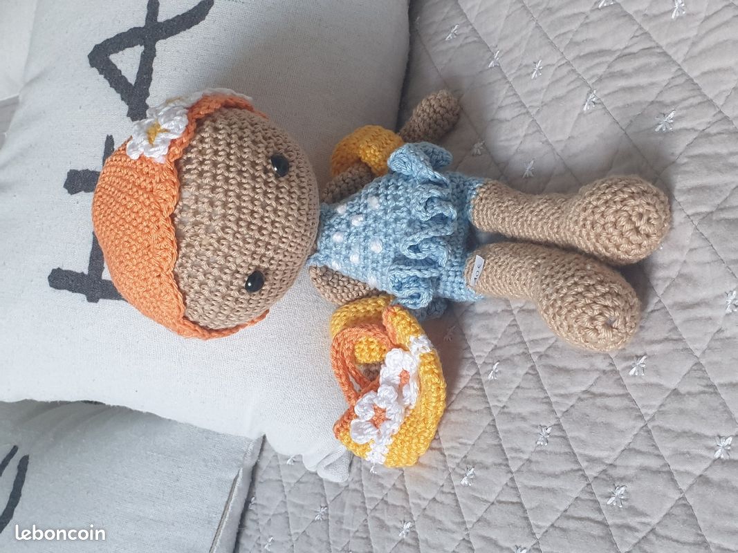 Poupée au crochet (image 1)