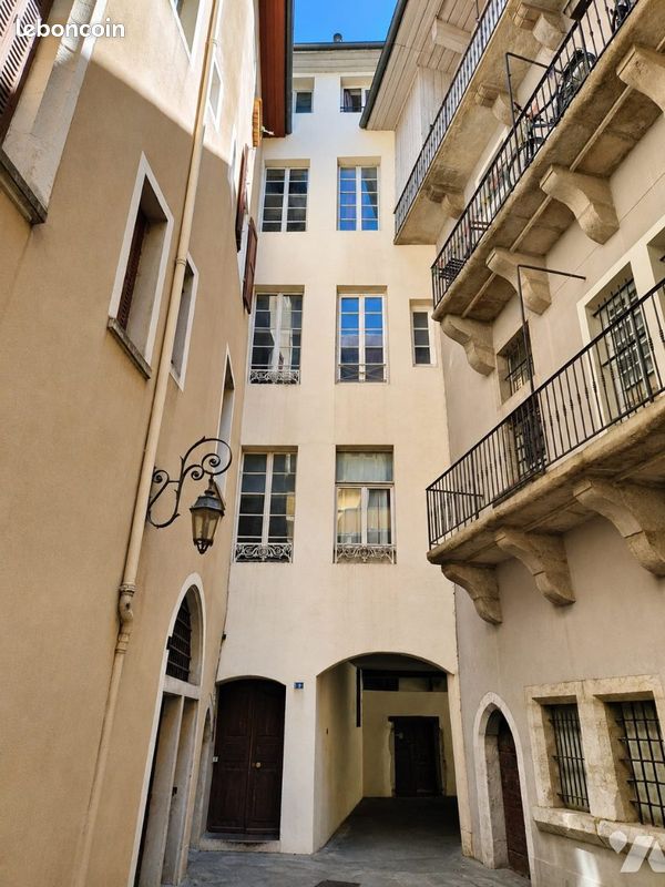 Appartement 2 pièces 62 m² · à Chambéry · 62 m² · 159 000 €