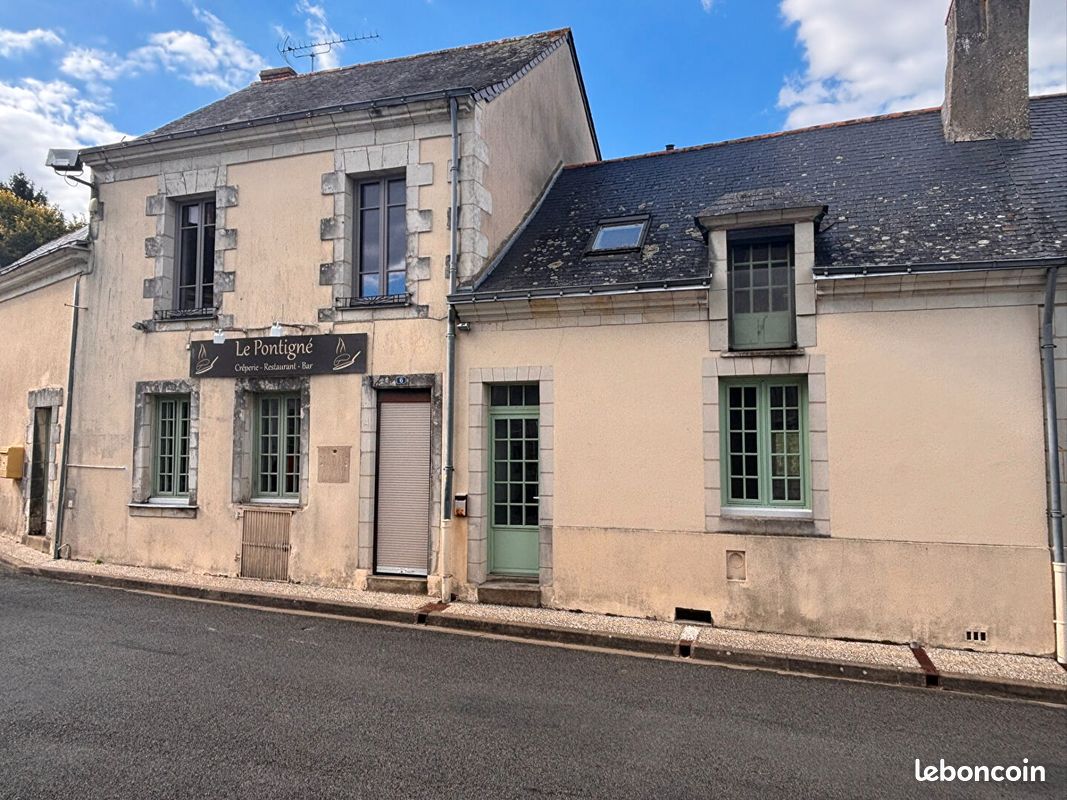 Maison 8 pièces 224 m² · à Baugé-en-Anjou · 224 m² · 175 000 €