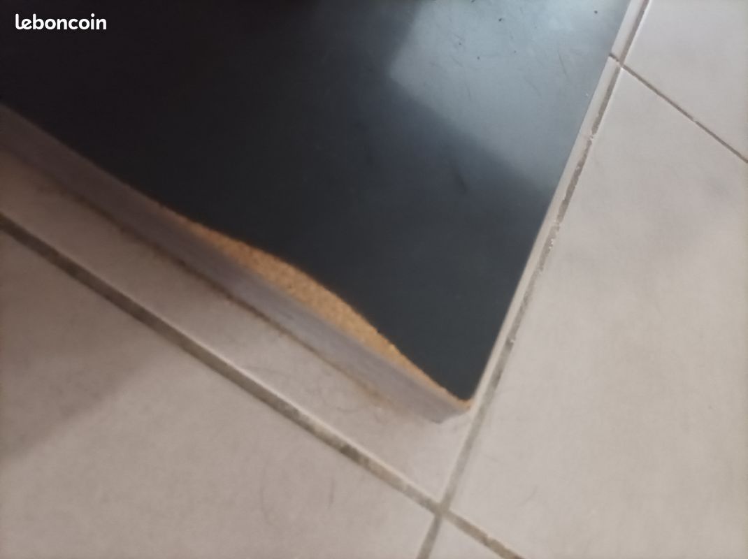 Table carrée (image 1)