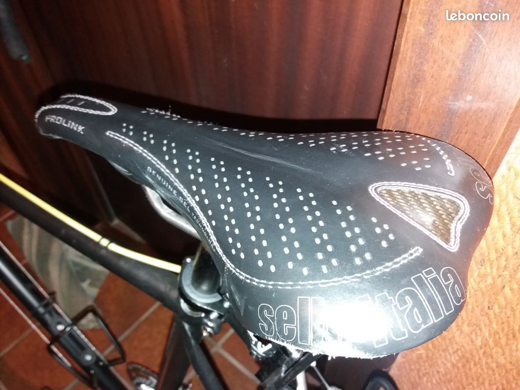 Vélo vintage, roue avec boyaux (image 3)