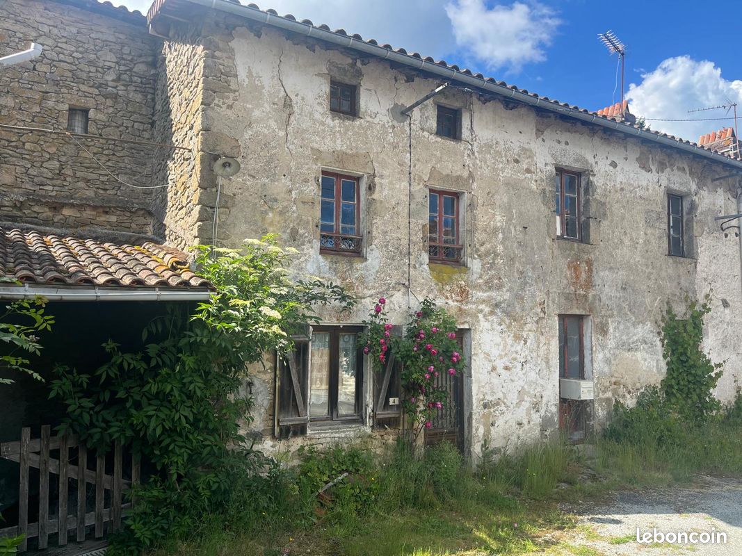 Maison 4 pièces 80 m² · à Saint-Pardoux-le-Lac · 80 m² · 32 000 €