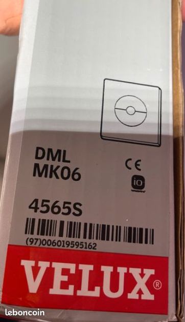 Velux 78x118 + store occultant NEUFS (image 5)