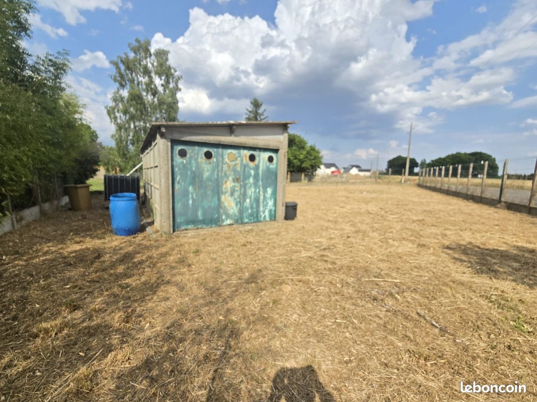 Parking 471 m² · à Huest · 471 m² · 150 €