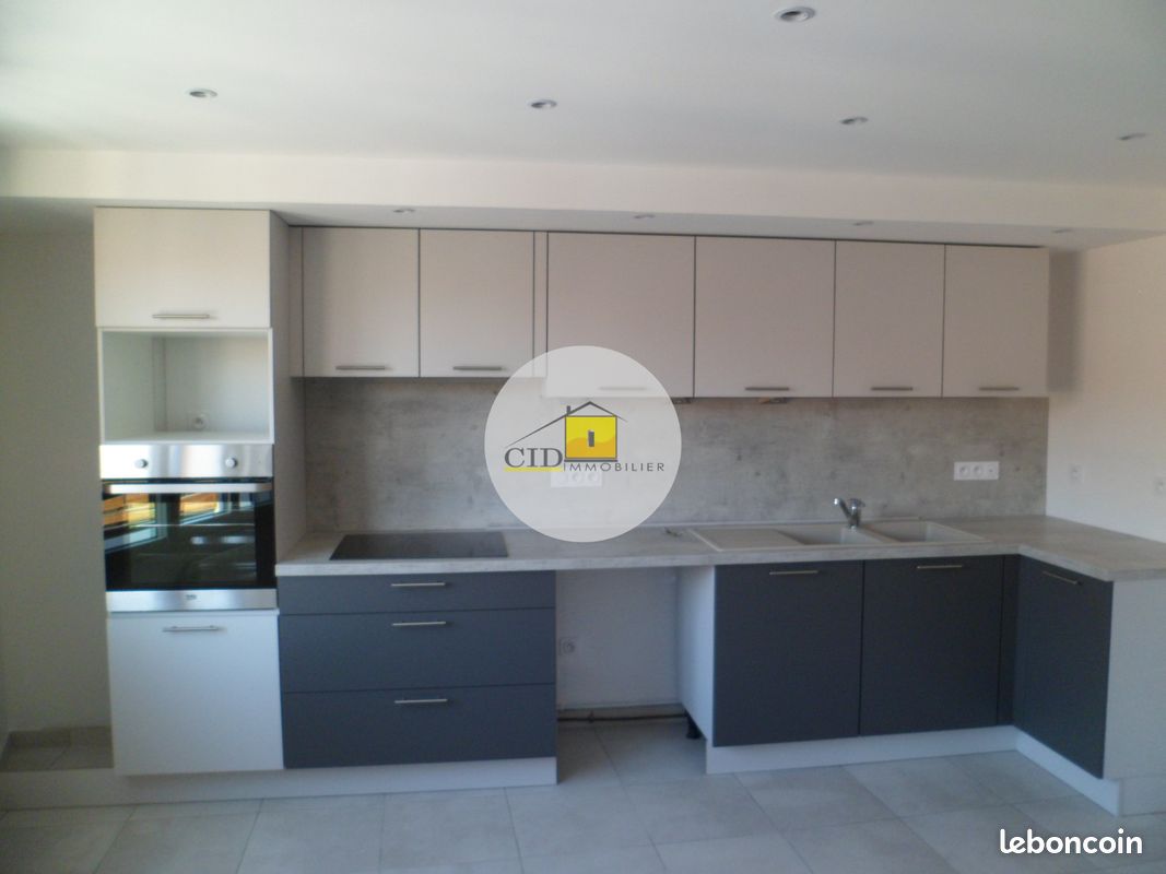 Appartement 3 pièces 82 m² · à Saint-Priest · 82 m² · 995 €