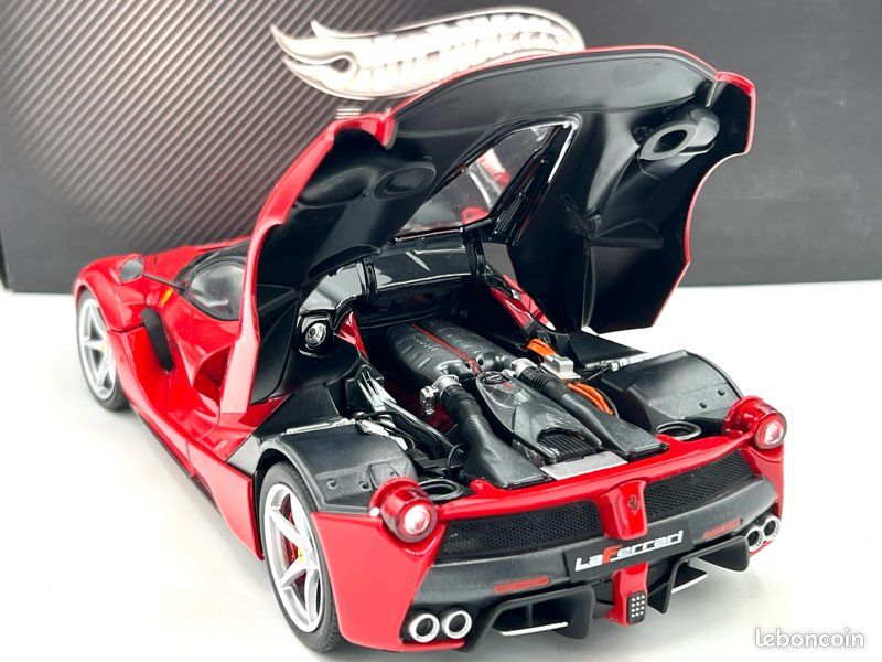 Ferrari FF Rouge - Hot Wheels Super Elite X5490 - Échelle 1/18 - Miniature Collection