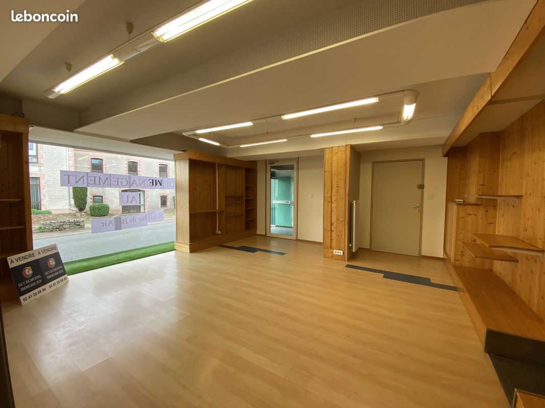 Immeuble 7 pièces 252 m² · à Vallet · 252 m² · 141 900 €