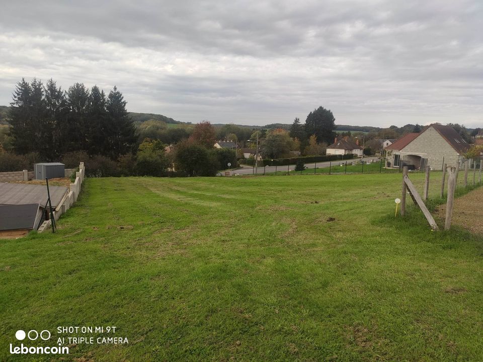 Terrain constructible 1575m² - Urzy Demeurs · 30 000 €