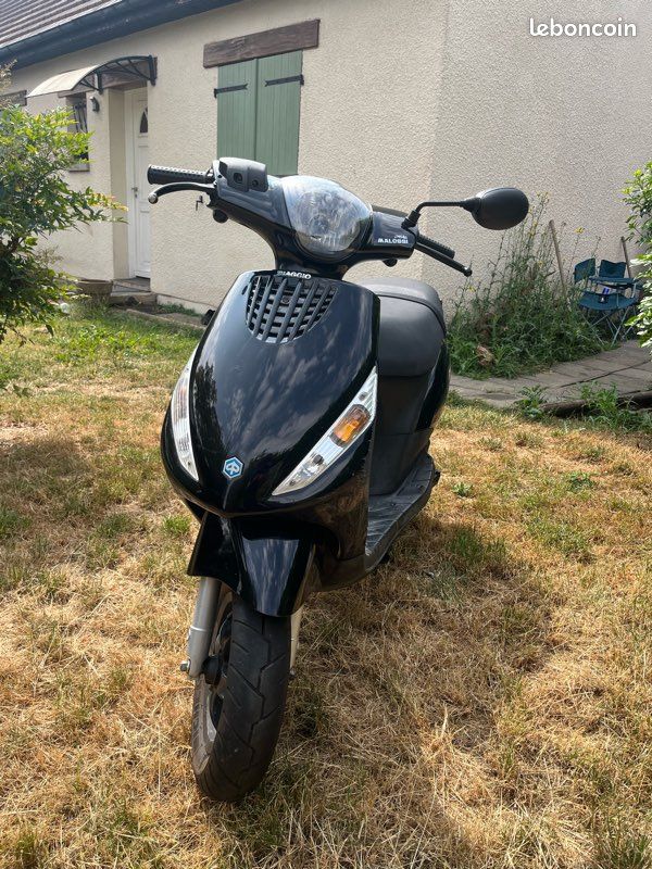 Zip 2t (image 1)