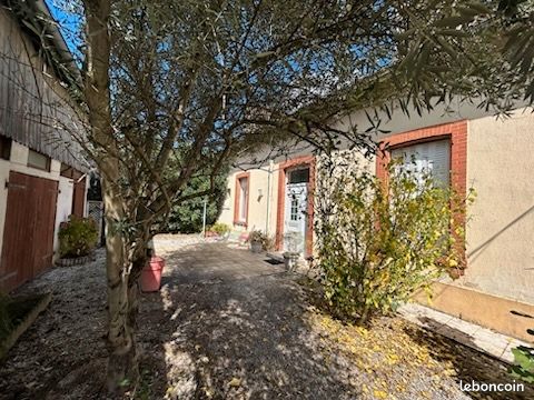 Locatimaison 2 chambres salle à manger cuisine