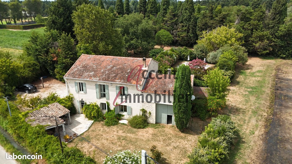 Maison 8 pièces 242 m² · à Cabannes · 242 m² · 699 000 €
