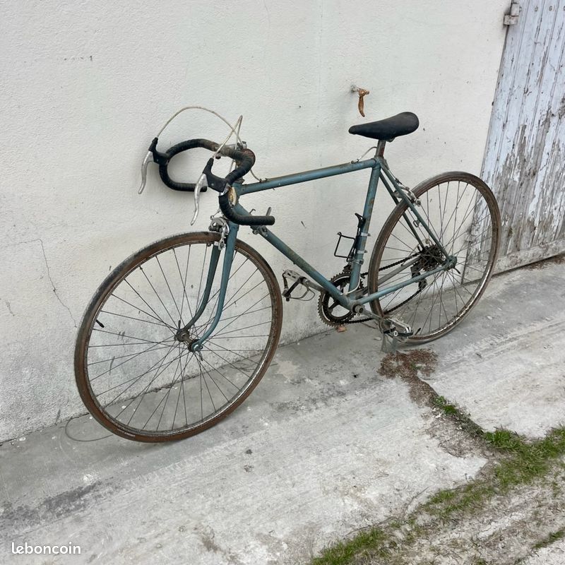OLD BIKE 2 CAPS CACHE POUSSIÈRE PEDALES PEDALS LYOTARD