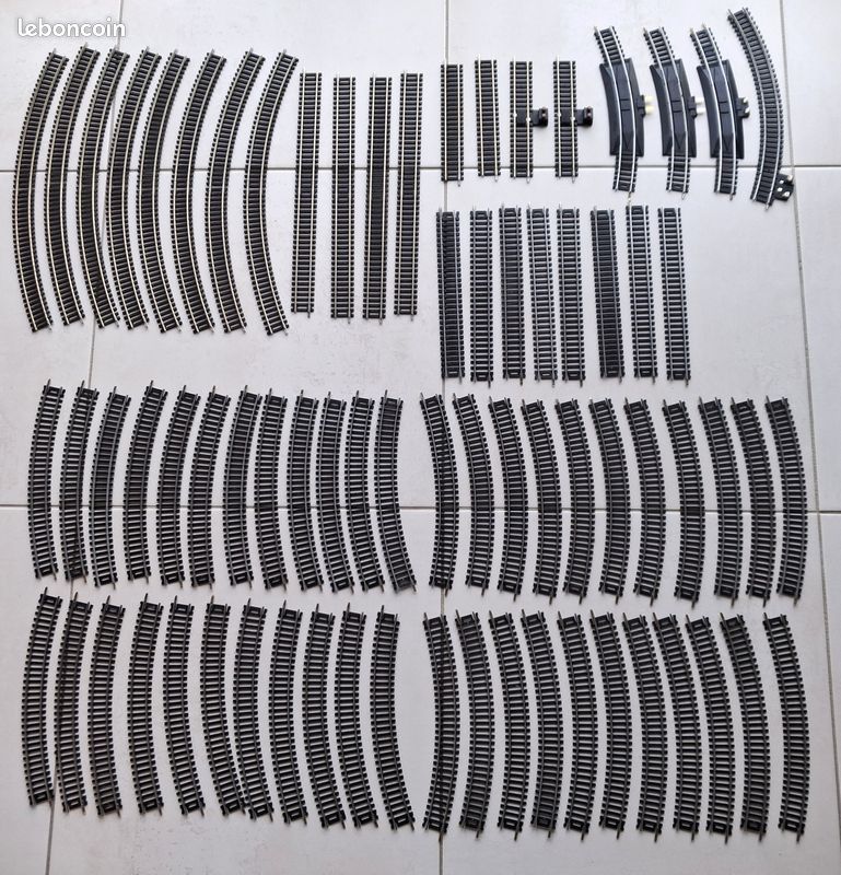 2 PNEUMATICI USATI 215/75R16 116R CARRI9ER AS PIRELLI GOMME 4 STAGIONI 2 PNEUMATICI USATI 215/75R16 116R CARRI9ER AS PIRELLI GOMME 4 STAGIONI