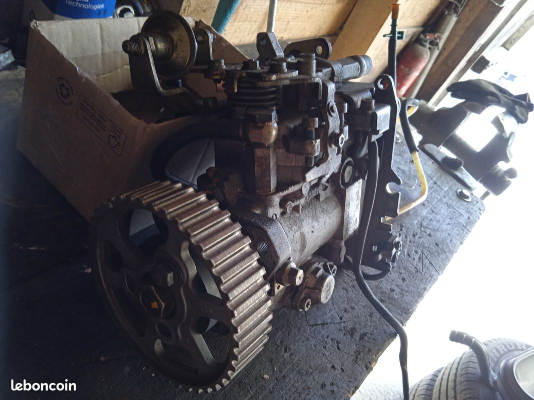 Pompe injection BOSCH 1.5D Peugeot Citroën (image 1)