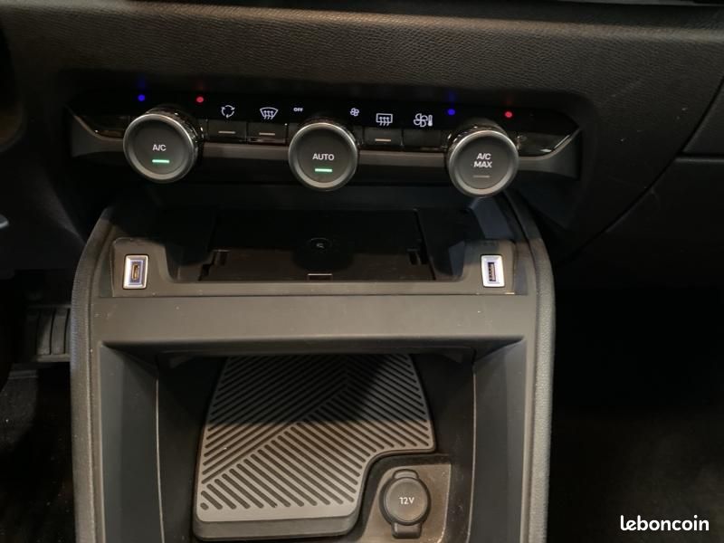 Citroen C4 Moteur électrique 136ch (100 kW) Shine Automatique (image 20)