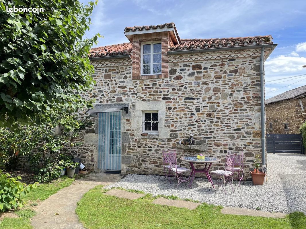 Maison 9 pièces 145 m² · à Val-d'Oire-Et-Gartempe · 145 m² · 172 800 €
