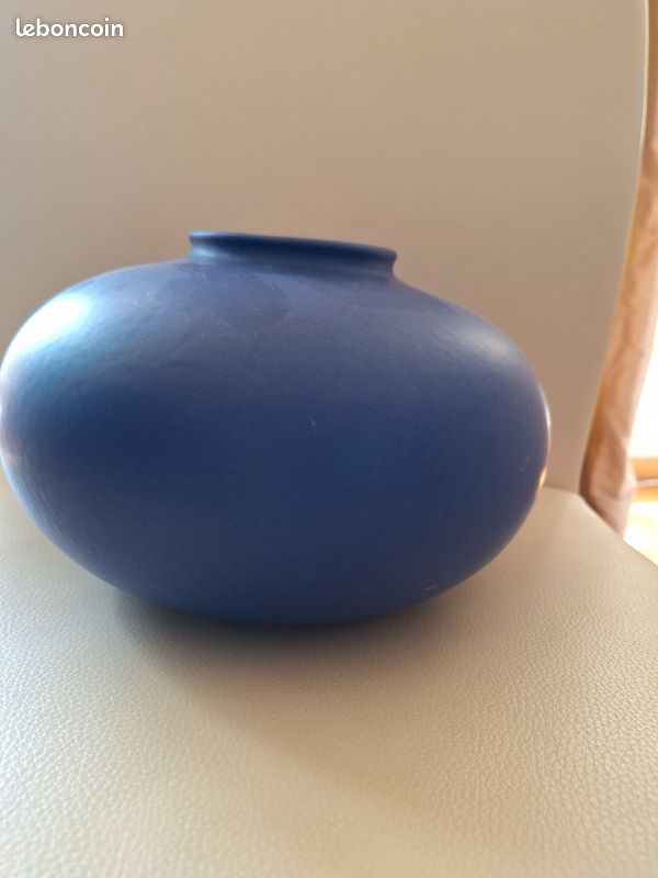 Vase design (image 1)