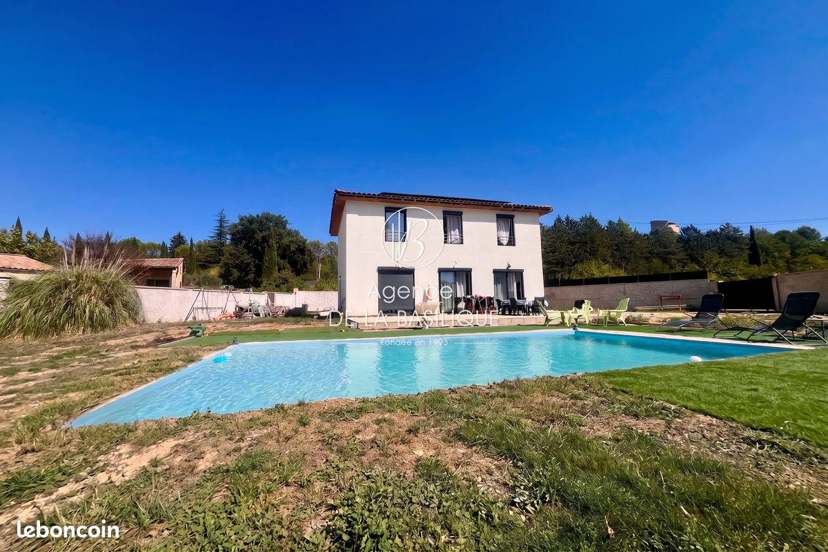 Maison 5 pièces 130 m² · à Brue-Auriac · 130 m² · 465 000 €