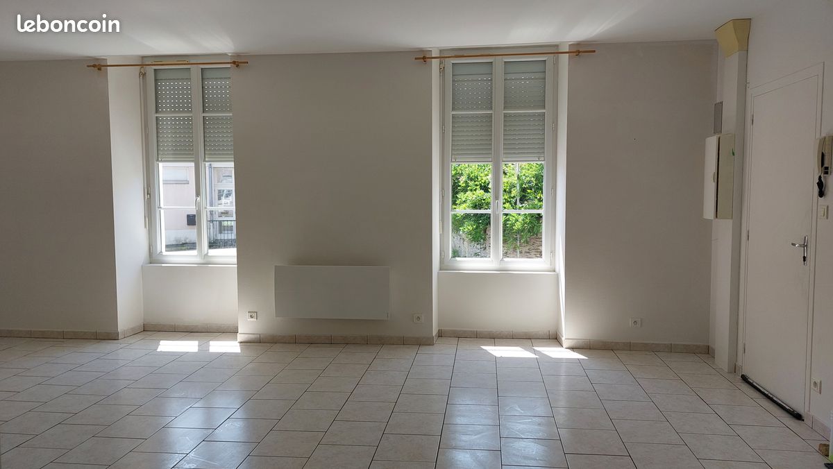 Local commercial 9 pièces 245 m² · à Segré-en-Anjou Bleu · 245 m² · 295 000 €