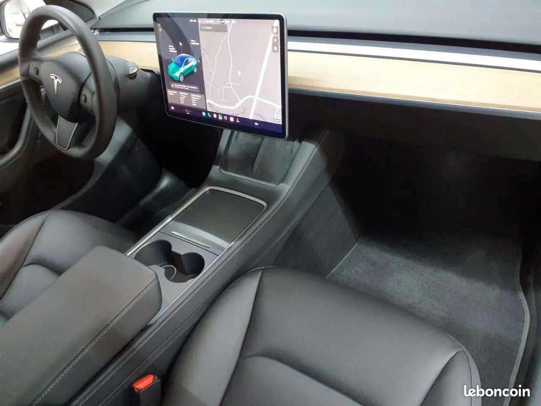 TESLA MODEL Y Long Range AWD * 514 ch * SOH 91,9 % * Pano * Autopilot * Caméra 360 (image 6)