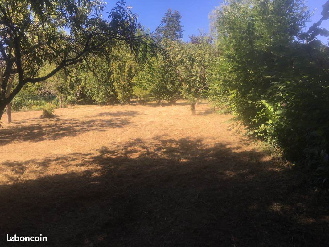 Terrain constructible · à Isle · 49 000 €
