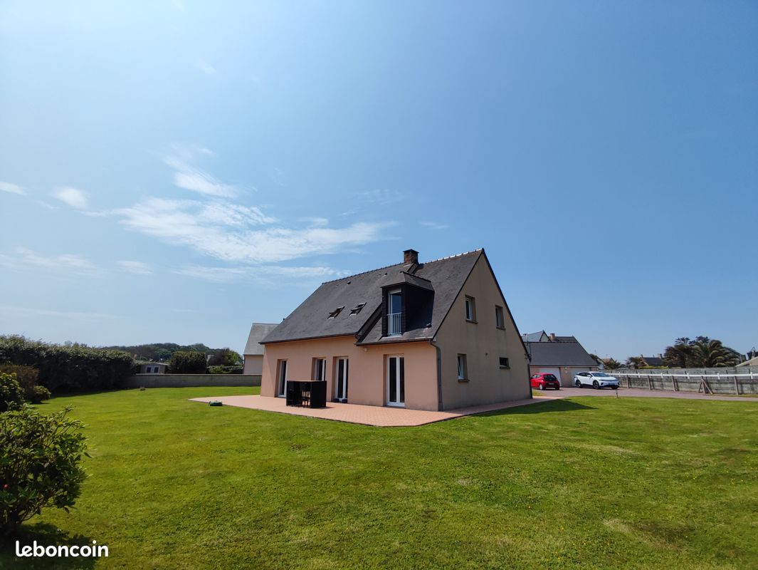 Maison 6 pièces 160 m² · à Vierville-sur-Mer · 160 m² · 3 500 €