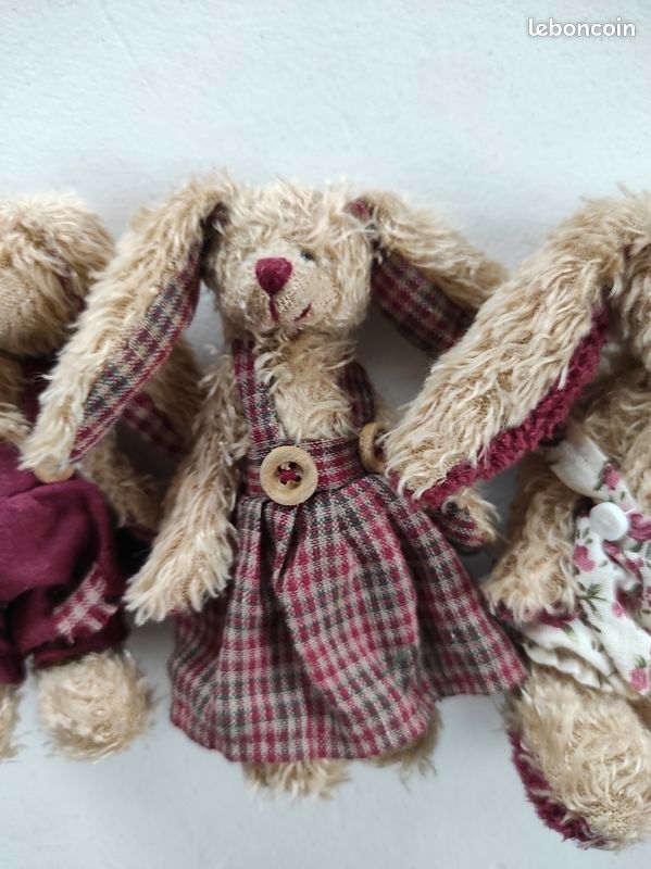 Peluches cadeaux pour Noël : 3 petits lapins (image 7)