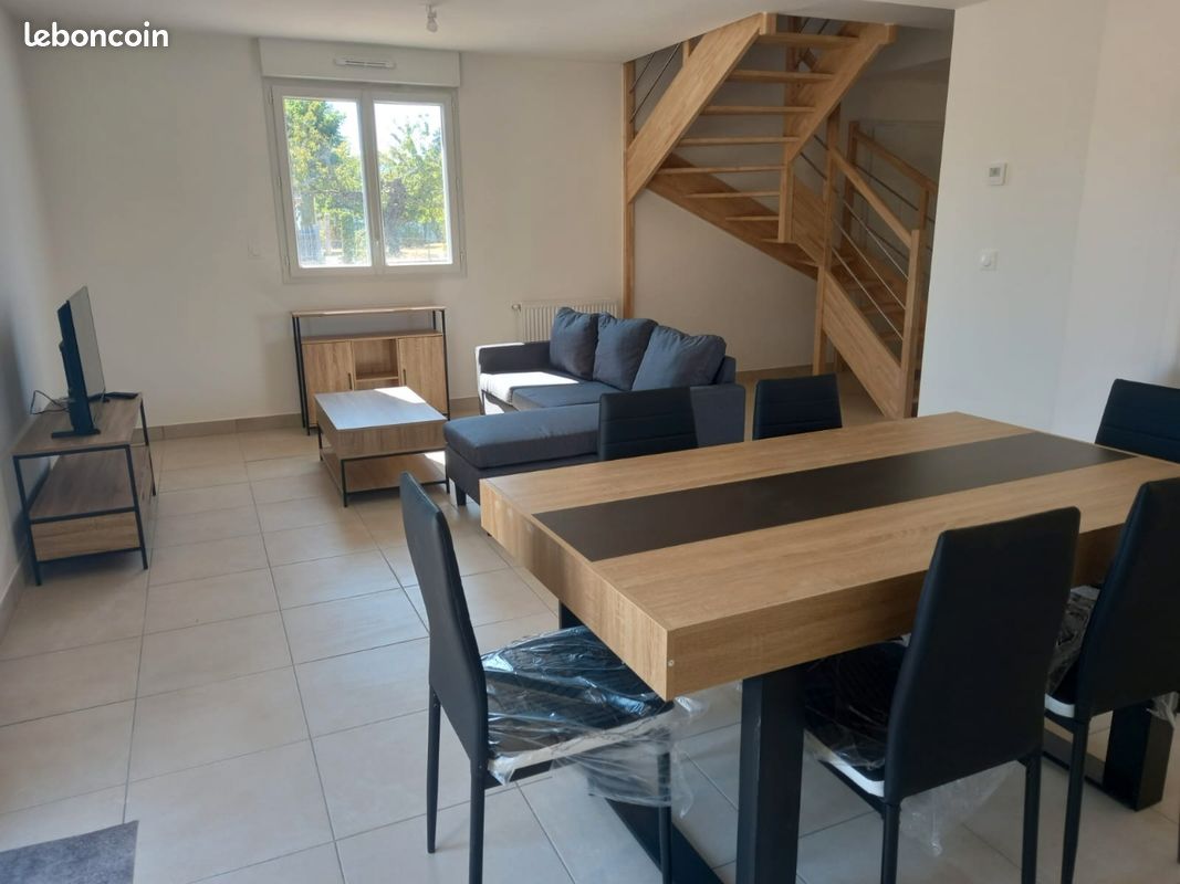 Maison 4 pièces 94 m² · à Grossoeuvre · 94 m² · 1 050 €