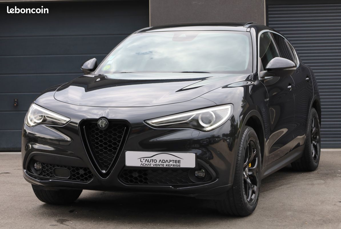 Alfa Romeo Stelvio 190 Executive Q4 AT8 +Toit Ouvrant +Sièges - Main Image