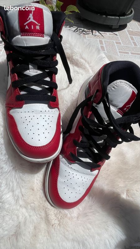 NIKE JORDAN FEMME taille 40 très très bon état déménagement