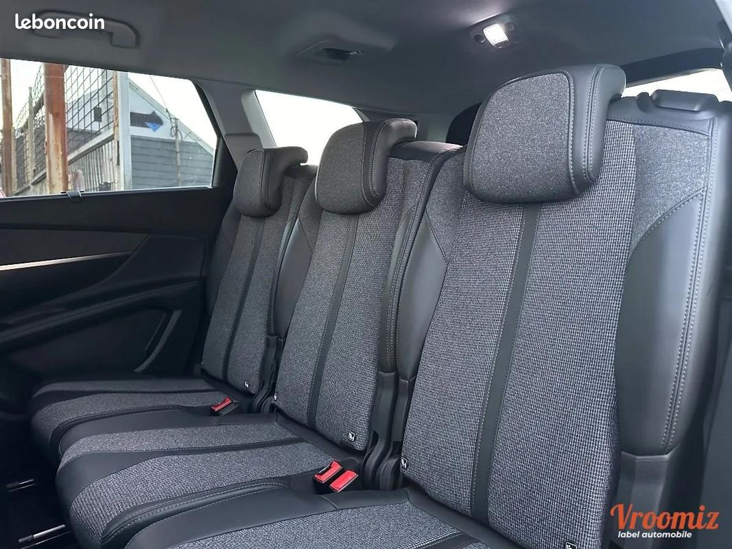 Peugeot 5008 1.2 PURETECH 130CH S&S ALLURE BVM6 (image 12)