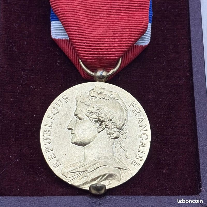 Médaille d'Honneur Marine Nationale ARGENT attribuée 1989 ORIGINAL