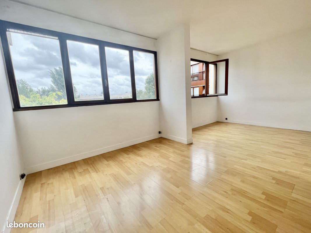 Appartement 1 pièce 27 m² · à Le Chesnay-Rocquencourt · 27 m² · 699 €