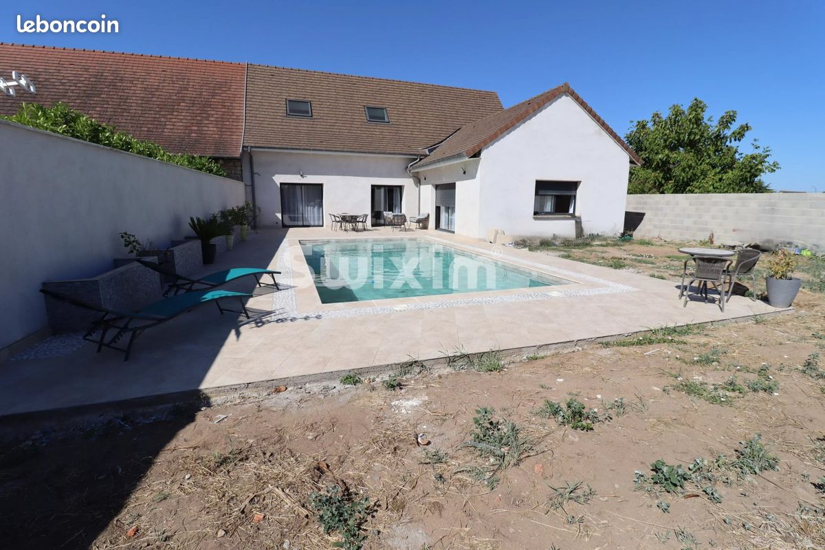 Maison 8 pièces 205 m² · à Épervans · 205 m² · 347 000 €