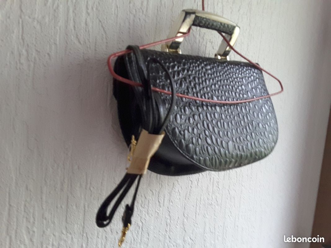 Sac à Main En Similicuir Souple – 32 X 28 X 16 Cm – Multi-compartiments Zippés – Poignée Supérieure – Look Tendance Décontracté