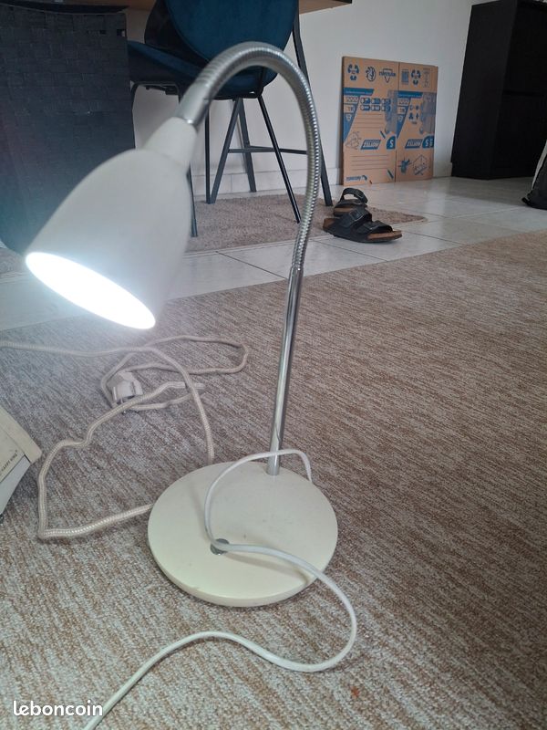 Lampe de bureau (image 1)