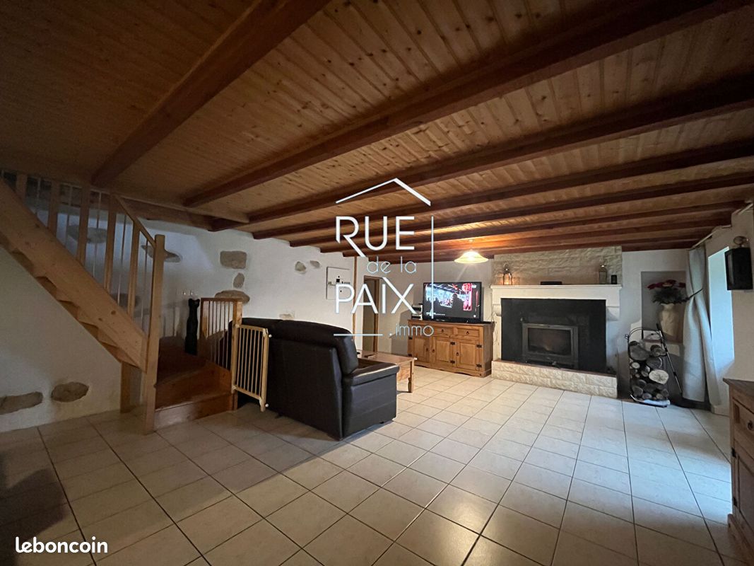 Maison 5 pièces 165 m² - Vouhé 79310 (image principale 1)