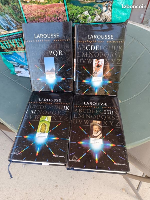 Livres encyclopédies universel (image 1)