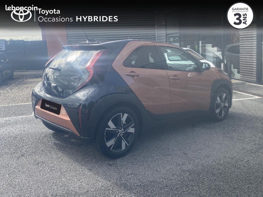 Toyota Aygo X 116h Graphic (image 18)