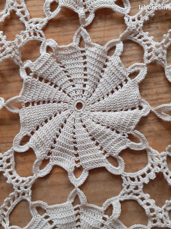Napperon crochet fait main coton vintage (image 2)