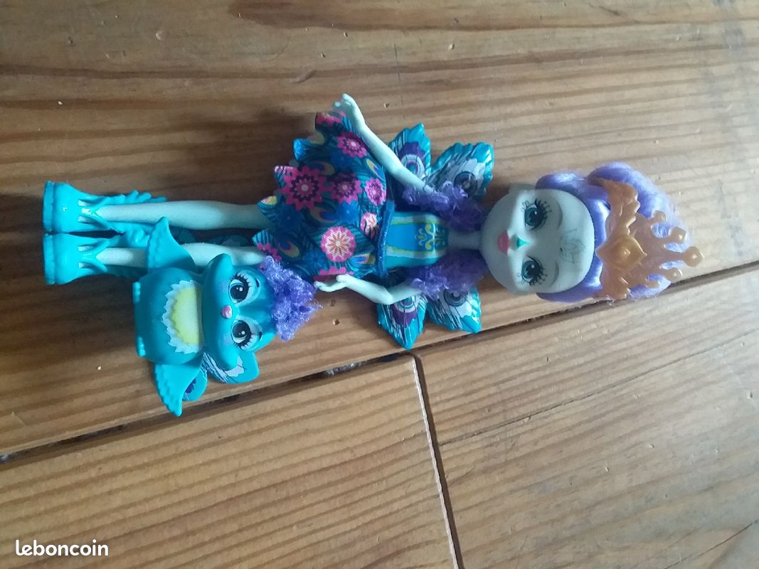 Poupée enchantimal paon (image 1)