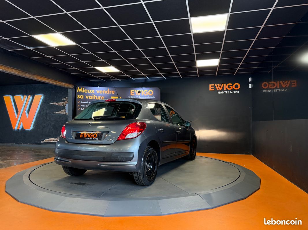 PEUGEOT 207 1.4 VTI 95 ACTIVE / CLIMATISATION / EMBRAYAGE NEUf (image 30)