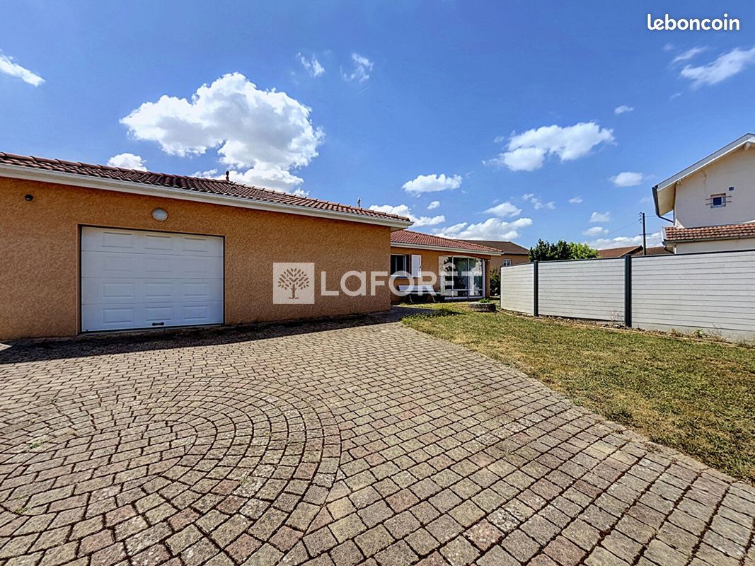 Maison 4 pièces 112 m² · à Saint-Denis-lès-Bourg · 112 m² · 1 100 €
