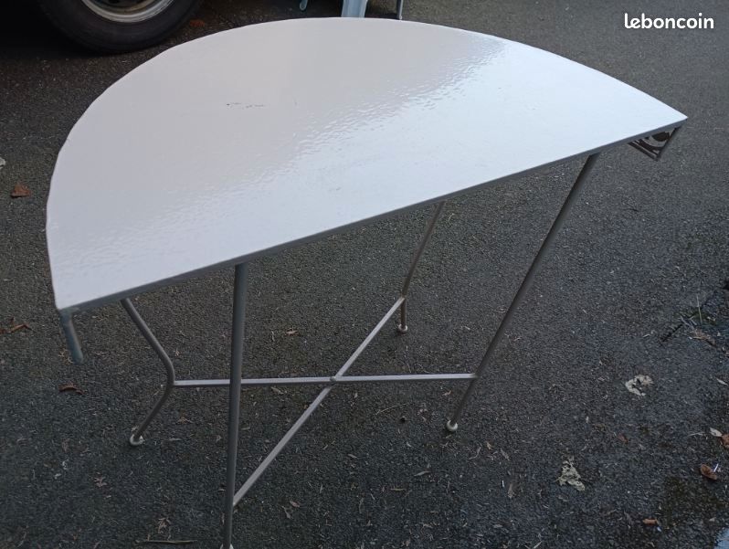 Table (image 2)